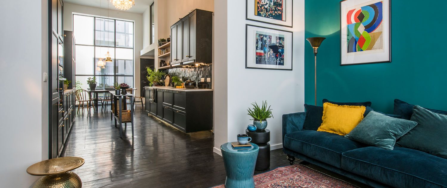 Living room and common area of our furnished apartments in Brussels.