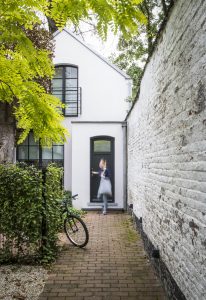 Entrance to Annexe through green garden