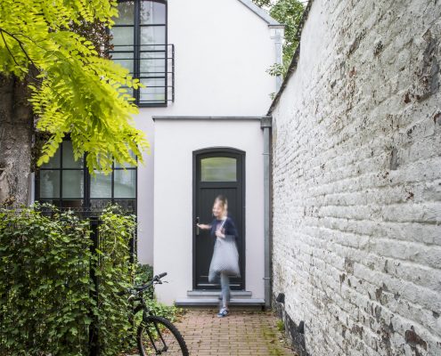 Entrance to Annexe through green garden